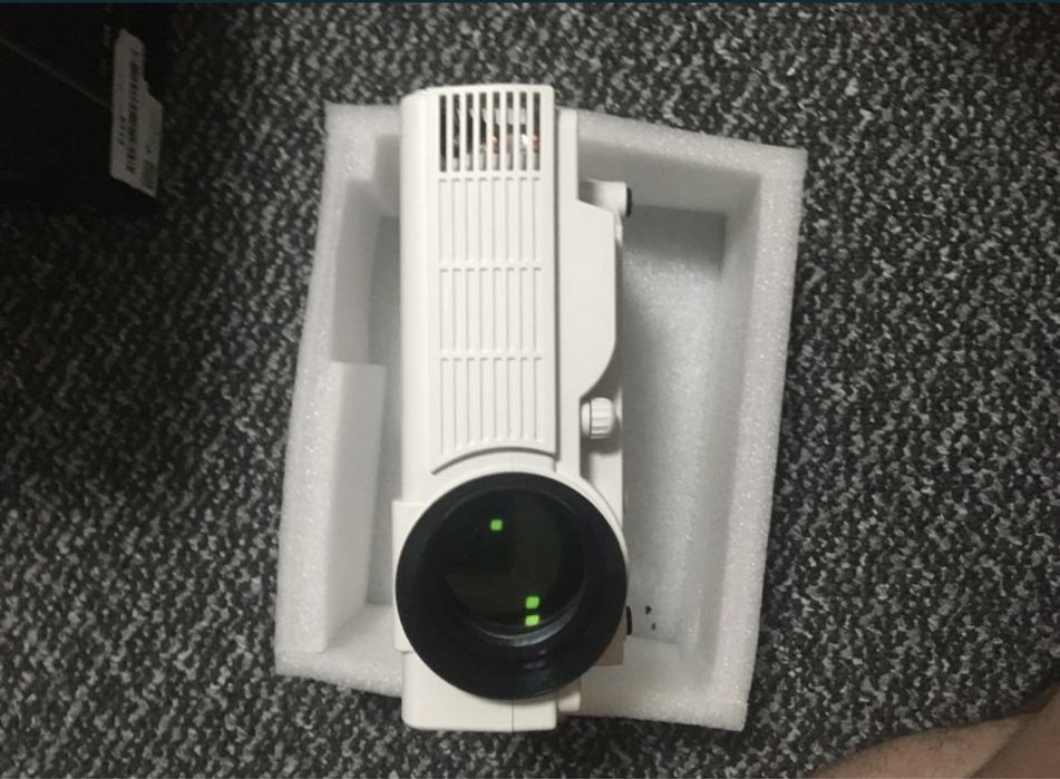 проектор лед новий