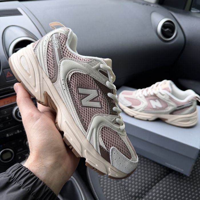 Жіночі кросівки нюбеланс рожеві з сірим сітка весна літо New balance 530 grey pink beige