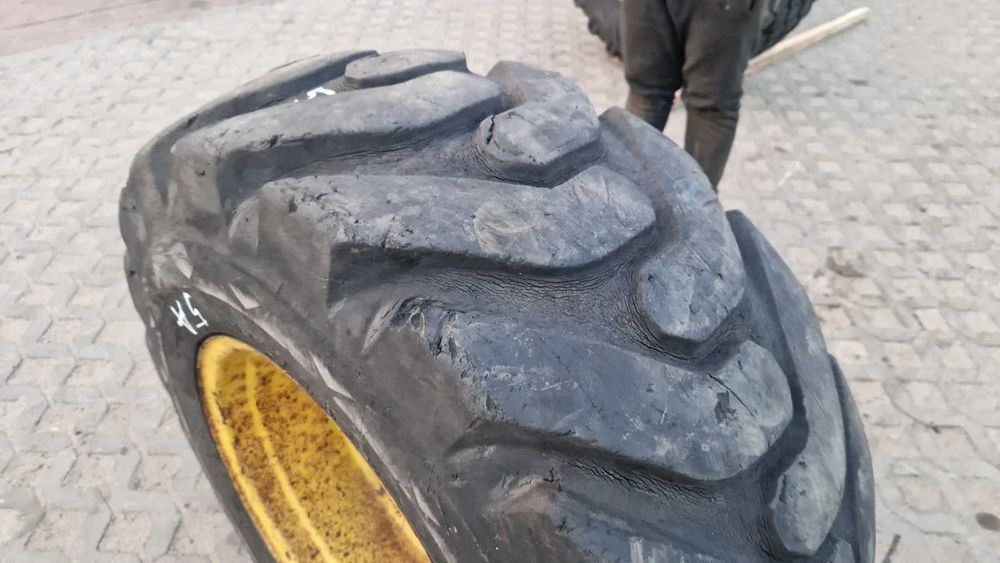 koło 405/70-20, 16/70-20, 400/70-20, 16.0/70-20 Goodyear JCB beznapraw