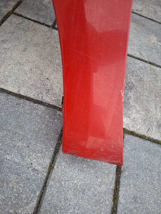 Skoda fabia 2 roomster blotnik przedni lewy czerwony lf3k