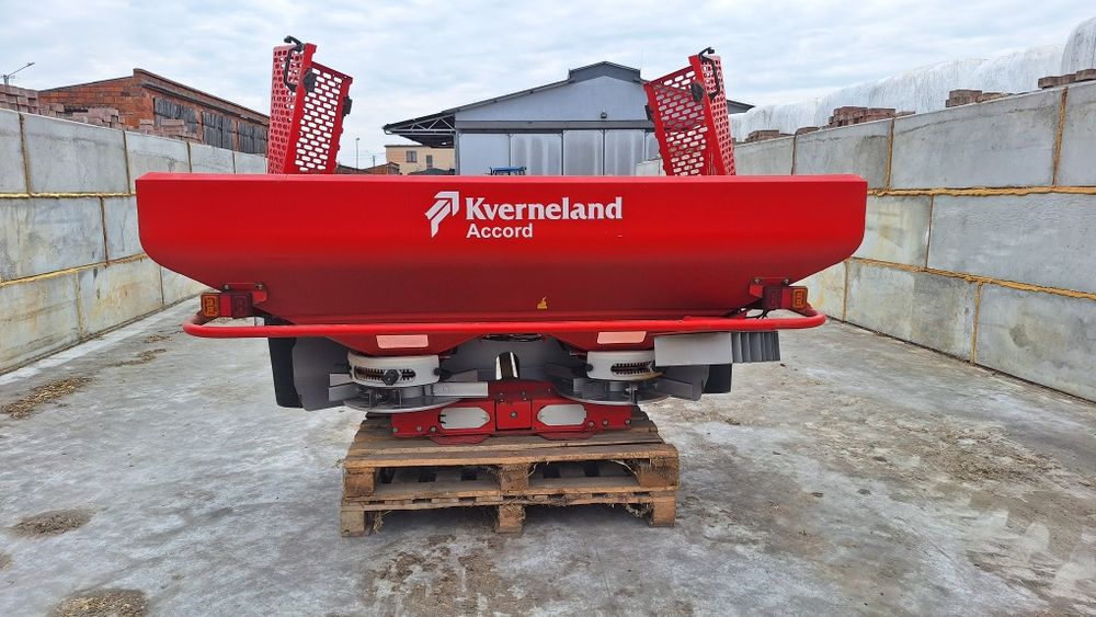 Rozsiewacz nawozu kverneland cl