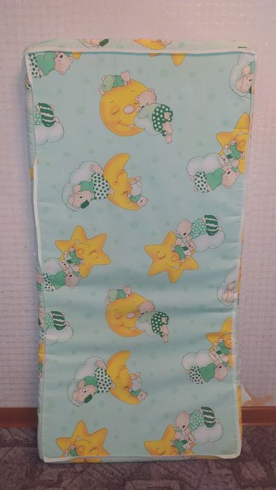 Продам три дитячих матраци в гарному стані.