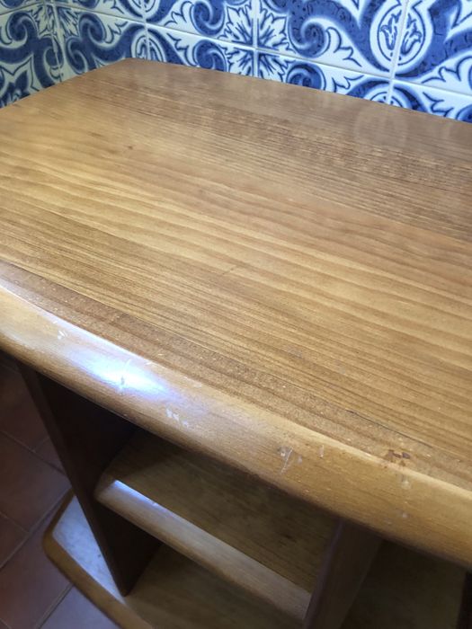 Mesa de Apoio em Madeira