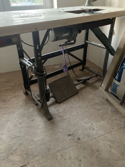 Maszyna do szycia overlock yamato dcz 403 stół