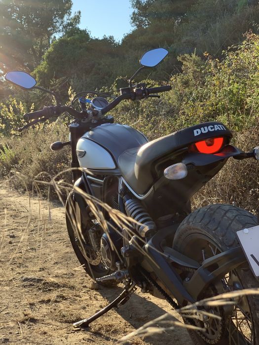 Ducati scrambler 800 ( jante raiada) Grey Special Edition.Revisãofeita