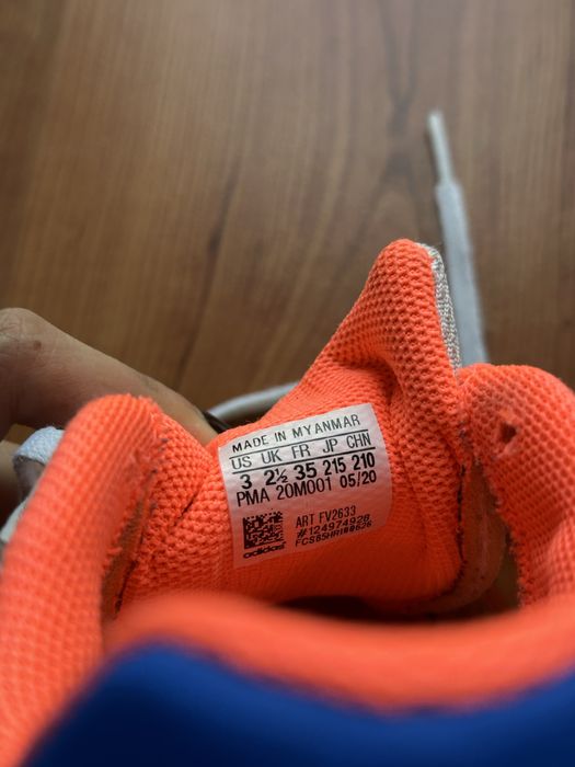 Chuteiras Adidas rapaz tamanho 35