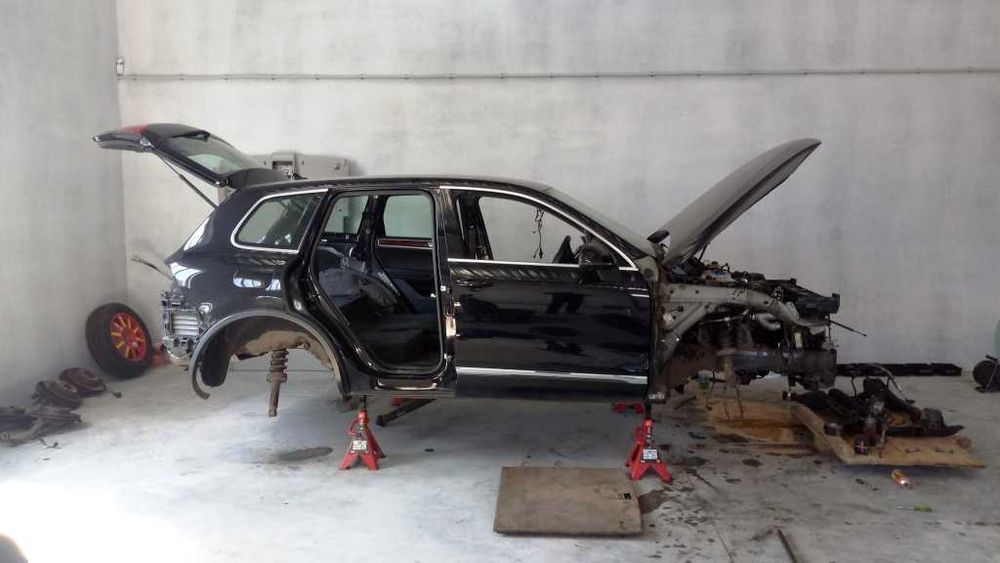 Кузов четверть часть кузова бочина порог Volkswagen Touareg NF 7P