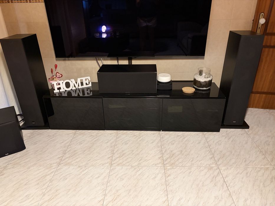 Conjunto móvel besta IKEA preto em vidro e mesa de centro