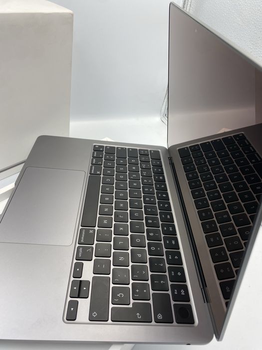 Apple MacBook Air 13 M3 16/256GB Space Gray MC8G4 2024