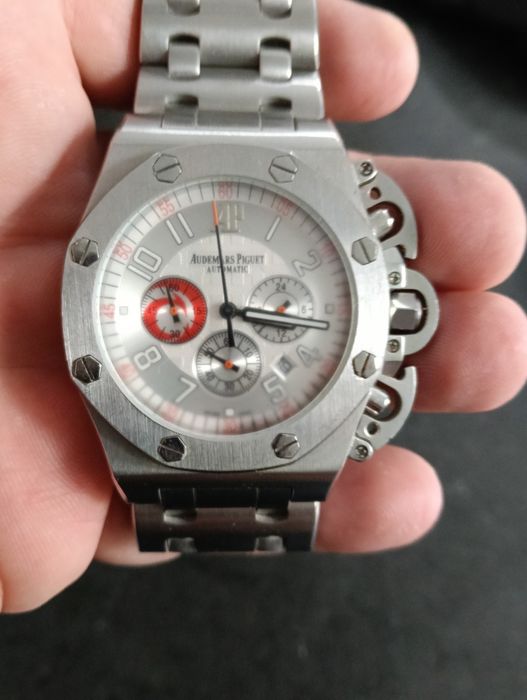 EAudemars Piguet
Audemars Piguet Royal Oak Chronograph
Audemars Piguet Royal Oak Chronograph