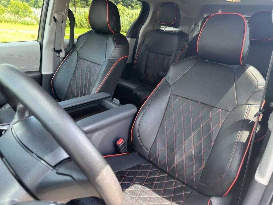 Toyota Sienna LE 8-Passenger      2024