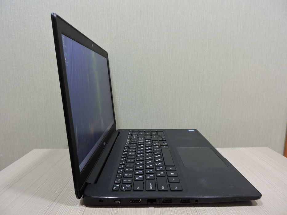 Dell Latitude 3500/15.6"/Core i5 8265U/8GB/SSD 256GB/UHD