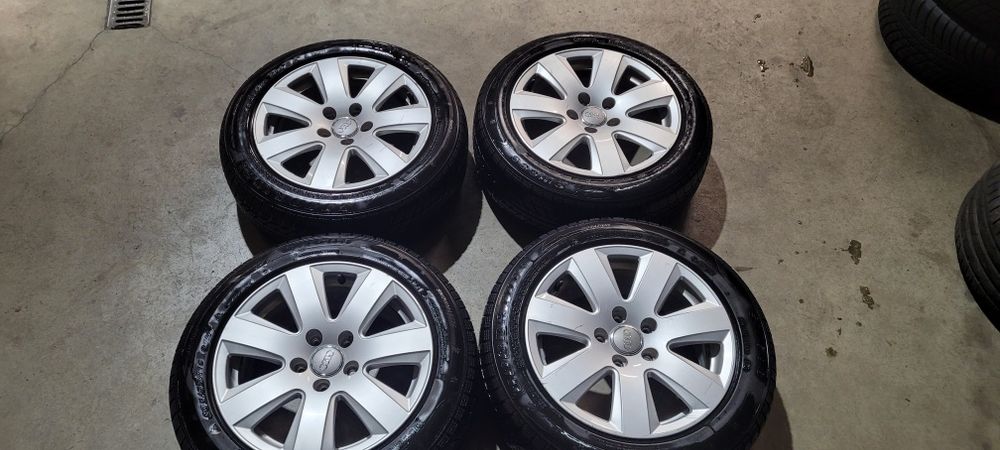 Oryginalne felgi Audi 16 z oponami zima polecam