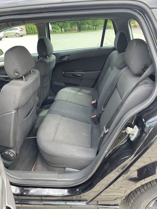 Benzyna 1.8 - xenon - kombi - sprowadzony - opłacony- opc line !