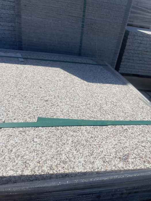 Granito amarelo grão fino a 1,5 cm esp. 1ª