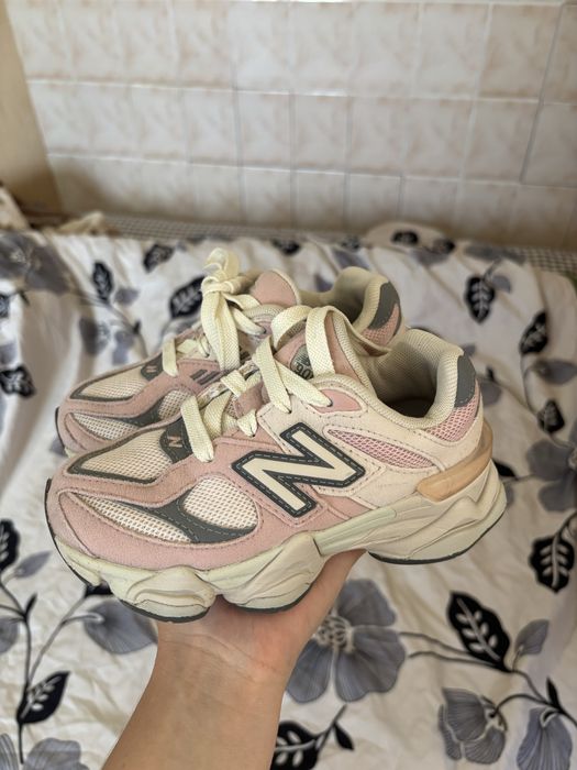 Кросівки new balance на дівчинку