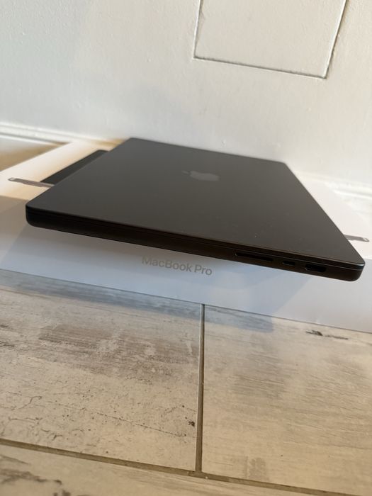 Macbook pro A3403 M4 pro 16” 24gb 512 sad stan idealny 13 cykli