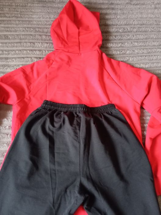 Продам костюм найк