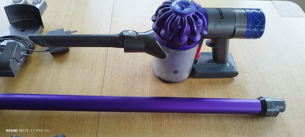 Odkurzacz Dyson V6 komplet