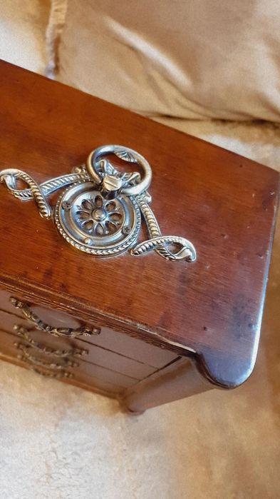 Drewniana szkatułka kuferek z okuciami komoda brązowa boho Hampton hit