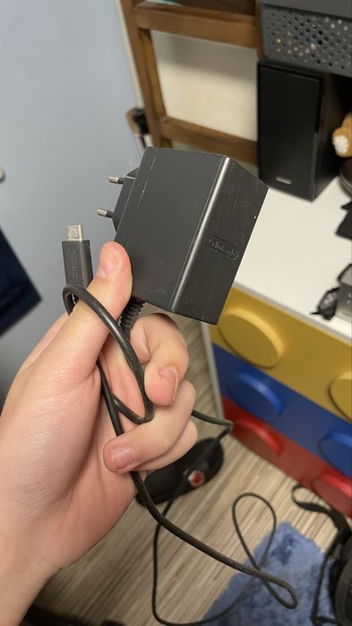Nintendo Switch classic z dodatkami, futeralem i grą