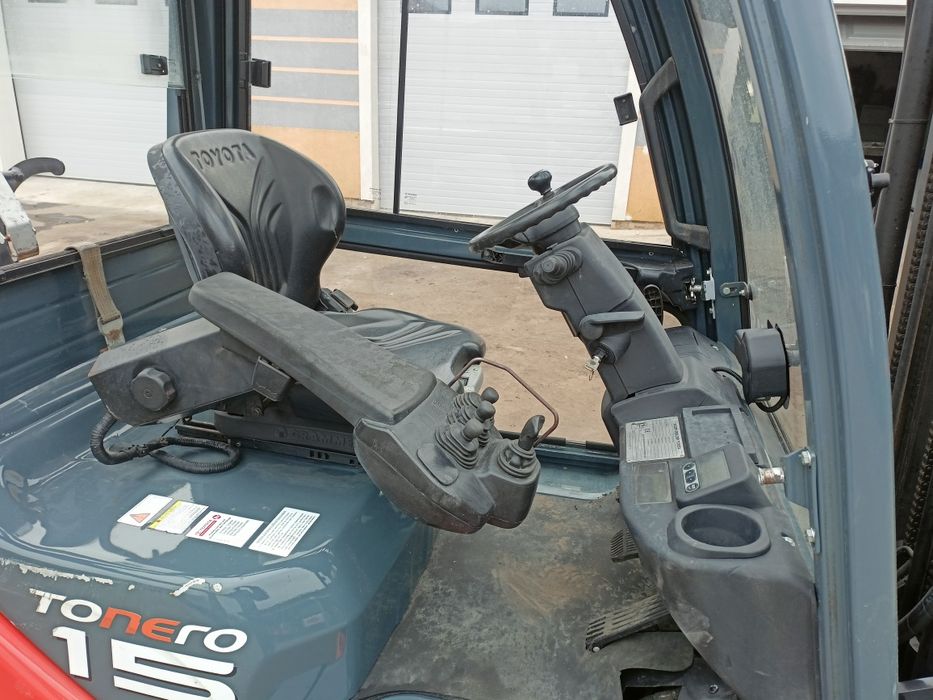 Wózek Widłowy Toyota 8fg15 triplex