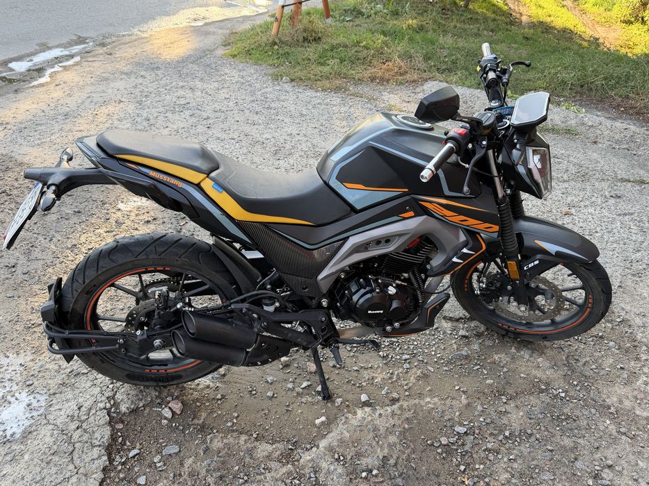 Продам Mustang st 200