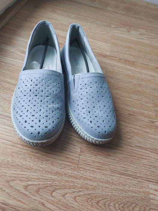 Błękitne buty damskie "Lasocki"