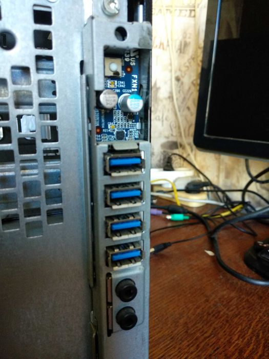 корпус от HP Z440 c фронт панелью