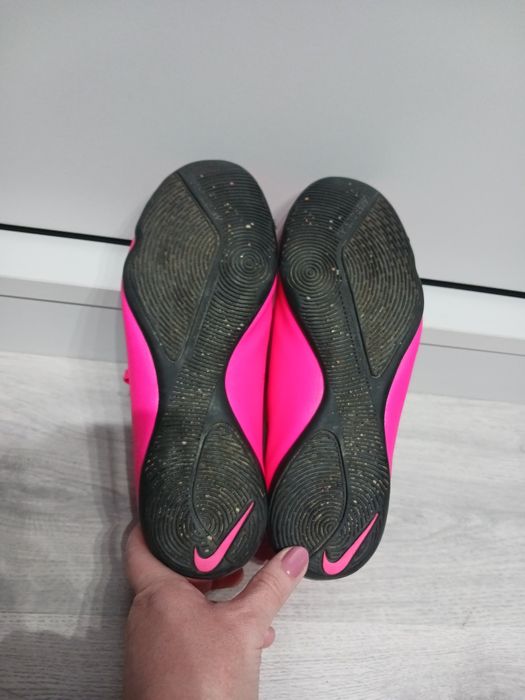 Różowe halówki Nike Mercurial Victory rozm. 36,5