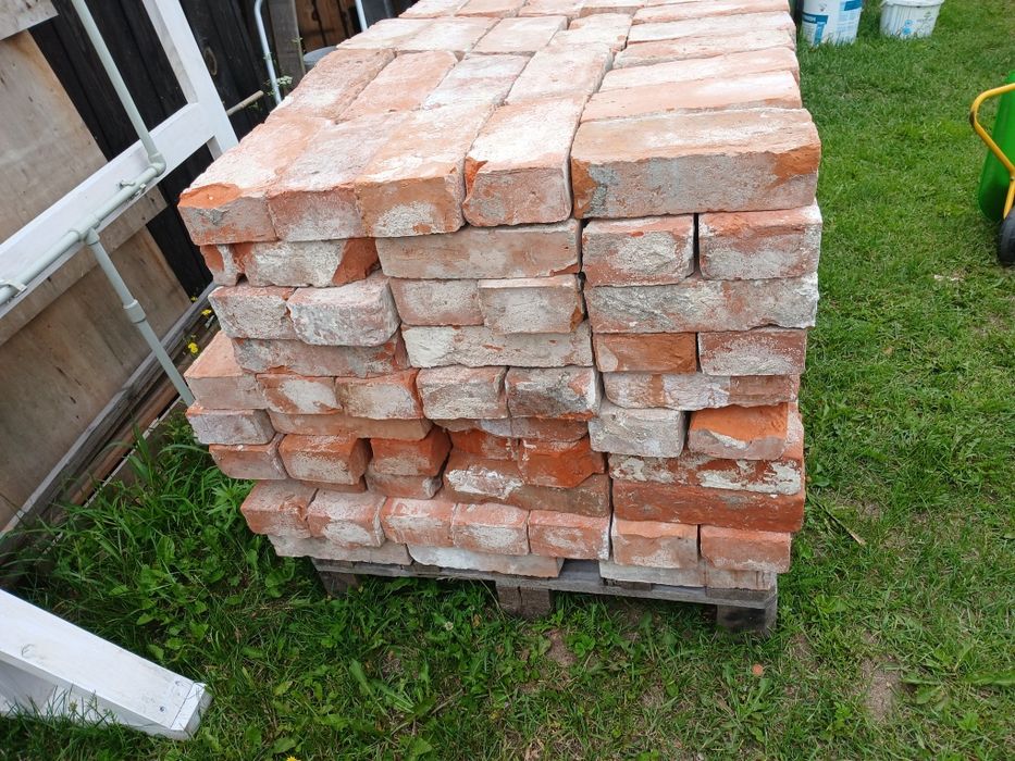 Cegła rozbiorkowa