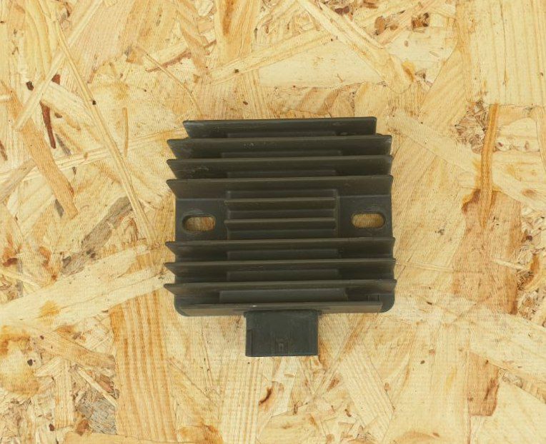 Реле регулятор напруги Suzuki Burgman 400I,  SkyWave. (SH810AA)