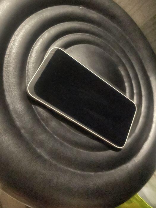 IPhone 14 bialy
