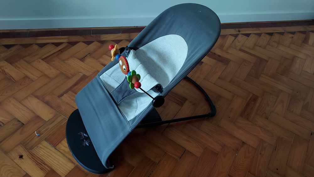 Espreguiçadeira Babyjörn cinza