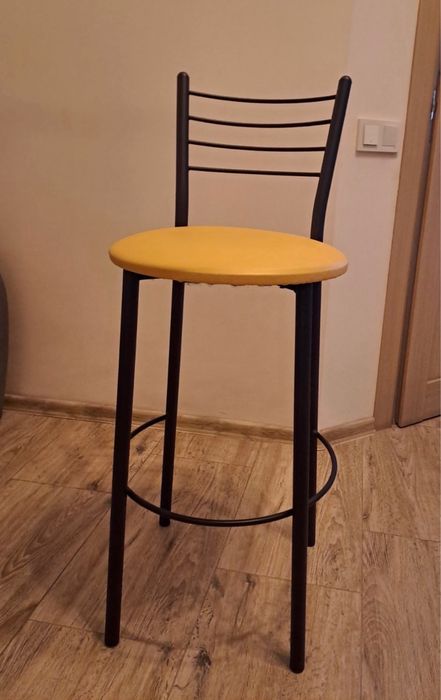 барний стілець.!