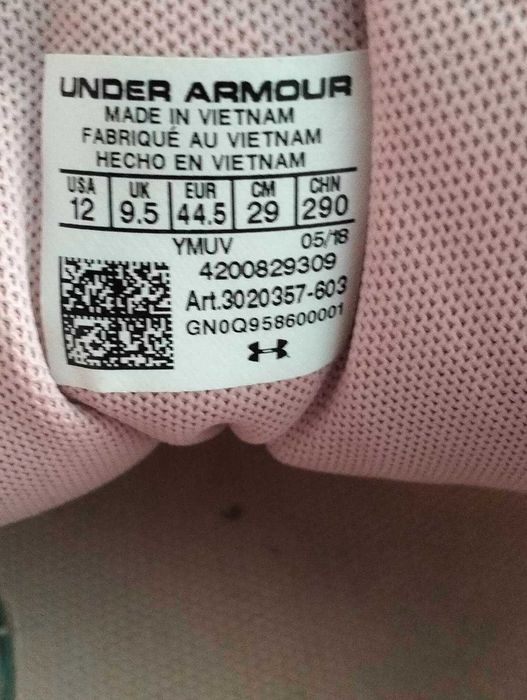 КРОССОВКИ UNDER ARMOUR орігінал 27.5-28см  США жіночі