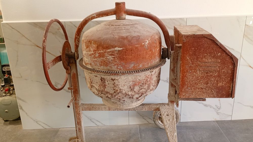 Betoneira elétrica Liz170 (o veio tem de ser soldado)