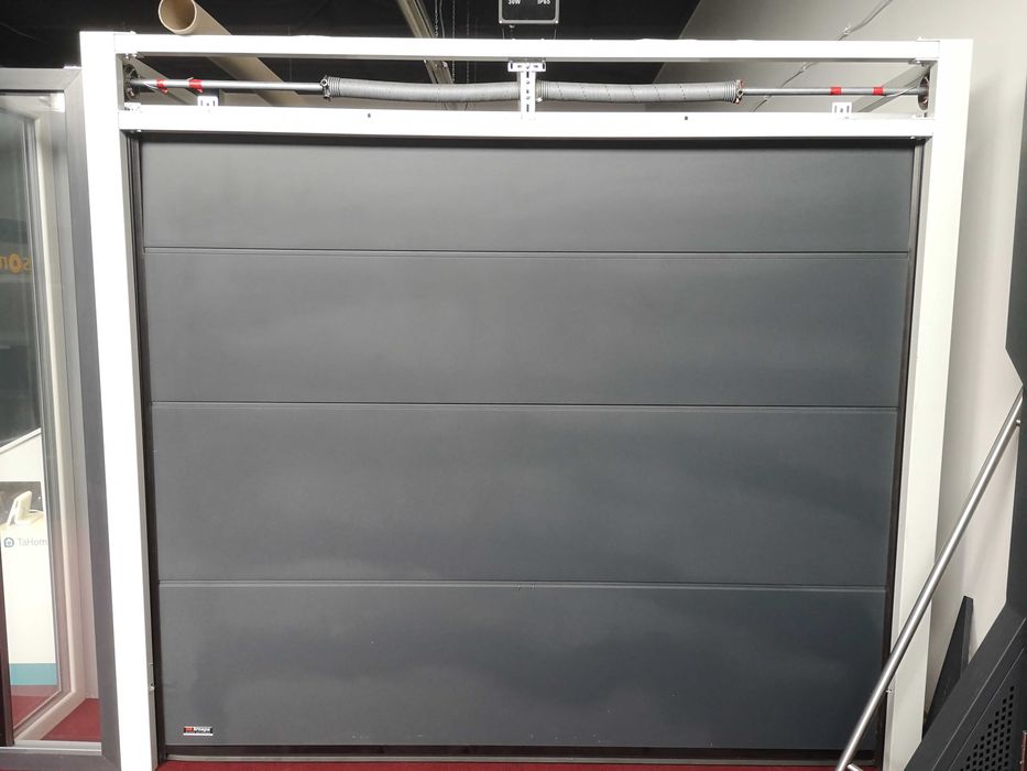 Brama garażowa segmentowa ocieplana antracyt 2000x2000