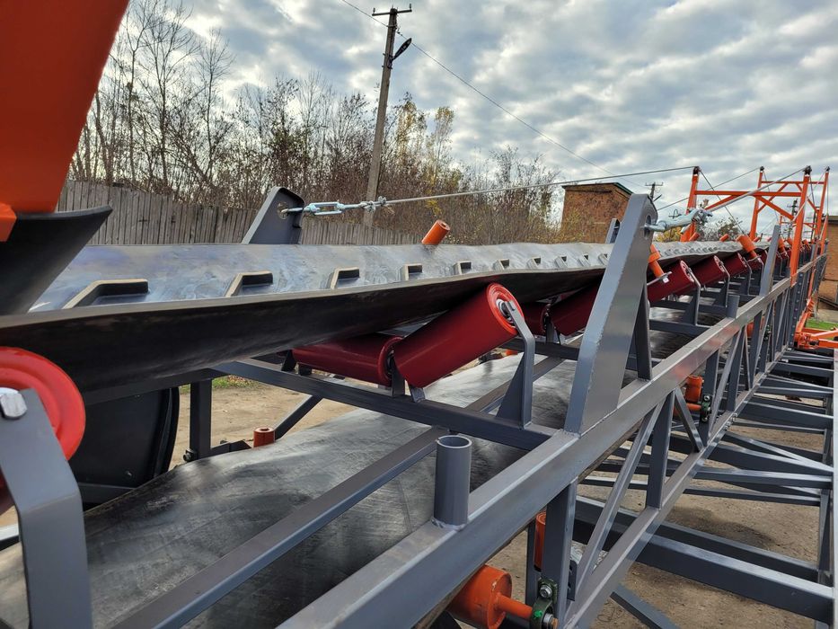 Ленточный погрущик ЛТ-5-500, конвеер, стрічковий транспортер на шасі