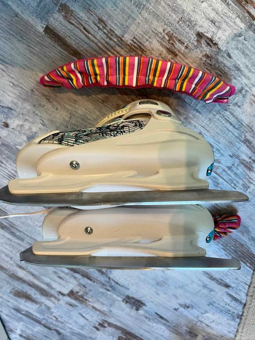 Дитячі льодові ковзани. У дуже гарному стані. Розсувні