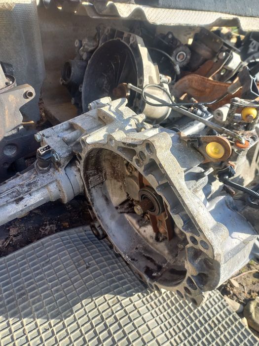 Коробка передач Volkswagen T4 Golf Vento Passat Sharan  Mercedes Vito