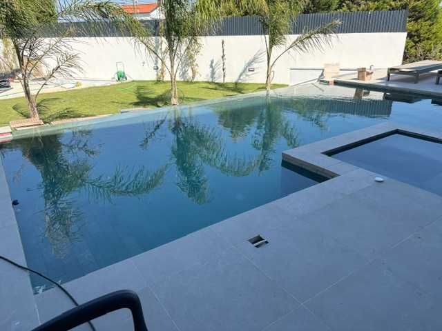 Piscinas com tratamento o sal a partir de   11500 euros