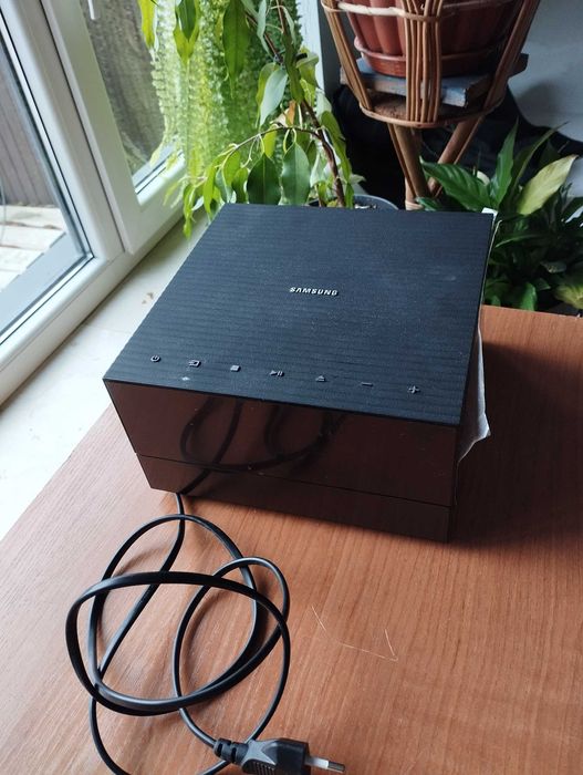 Wieża Samsung MM-J330