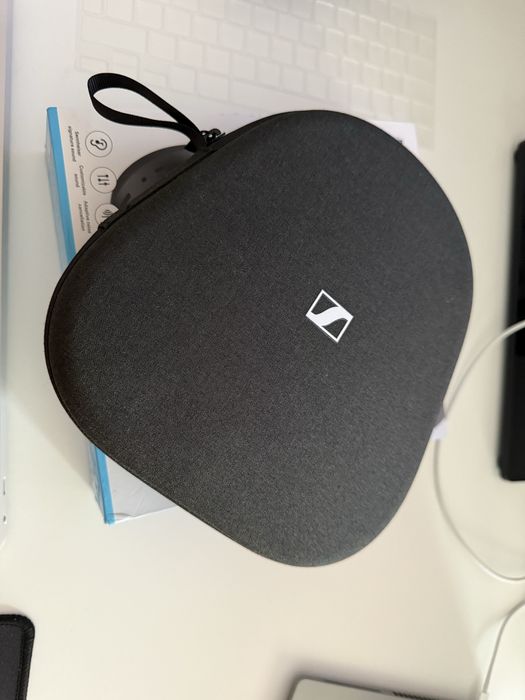 SENNHEISER Momentum 4  - Novos com garantia