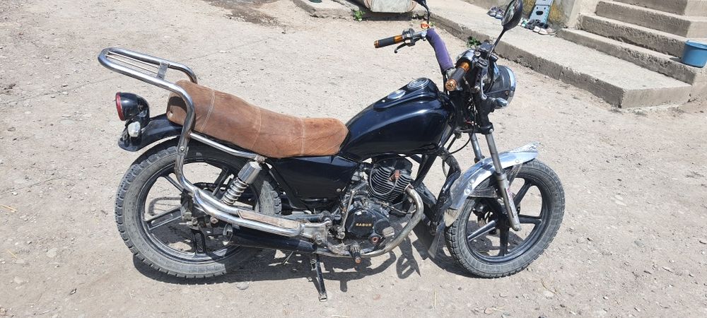 Мотоцикл в хорошому стані масло поміняв задня зірка нова