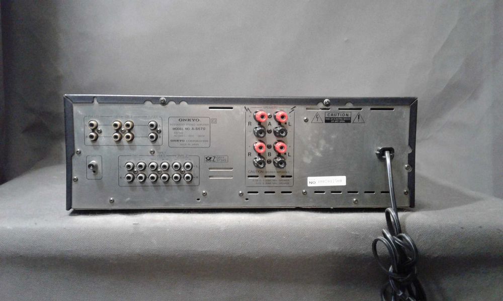 ONKYO A-8670, wzmacniacz stereo