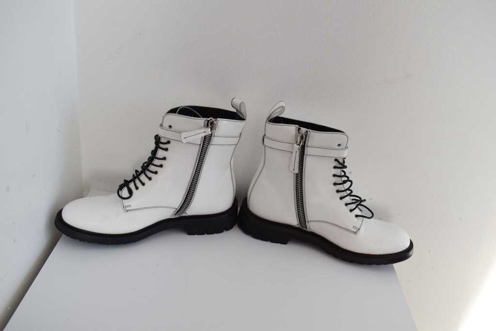 Belstaff botki glany buty skórzane białe wiązane 38