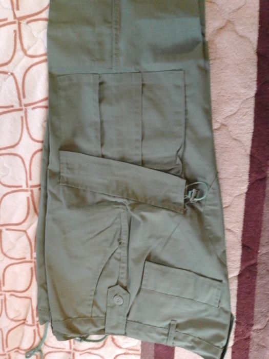 Одяг для охорони та військових.