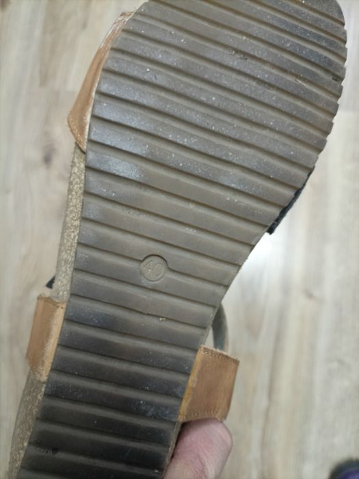 Sandałki damskie skórzane