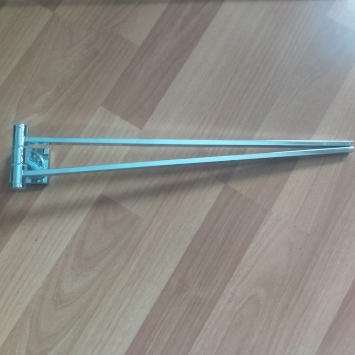 Полочка для ванной, полотенцедержатели, штанга для подвешивания одежды